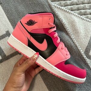 Nike pink & black